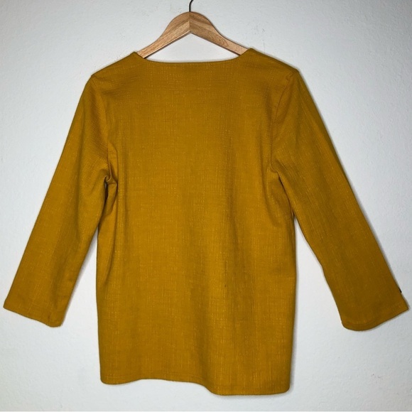 NWT J.Crew Textured V-neck three-quarter-sleeve tee Mustard Cotton Blend Size: M - Picture 2 of 9